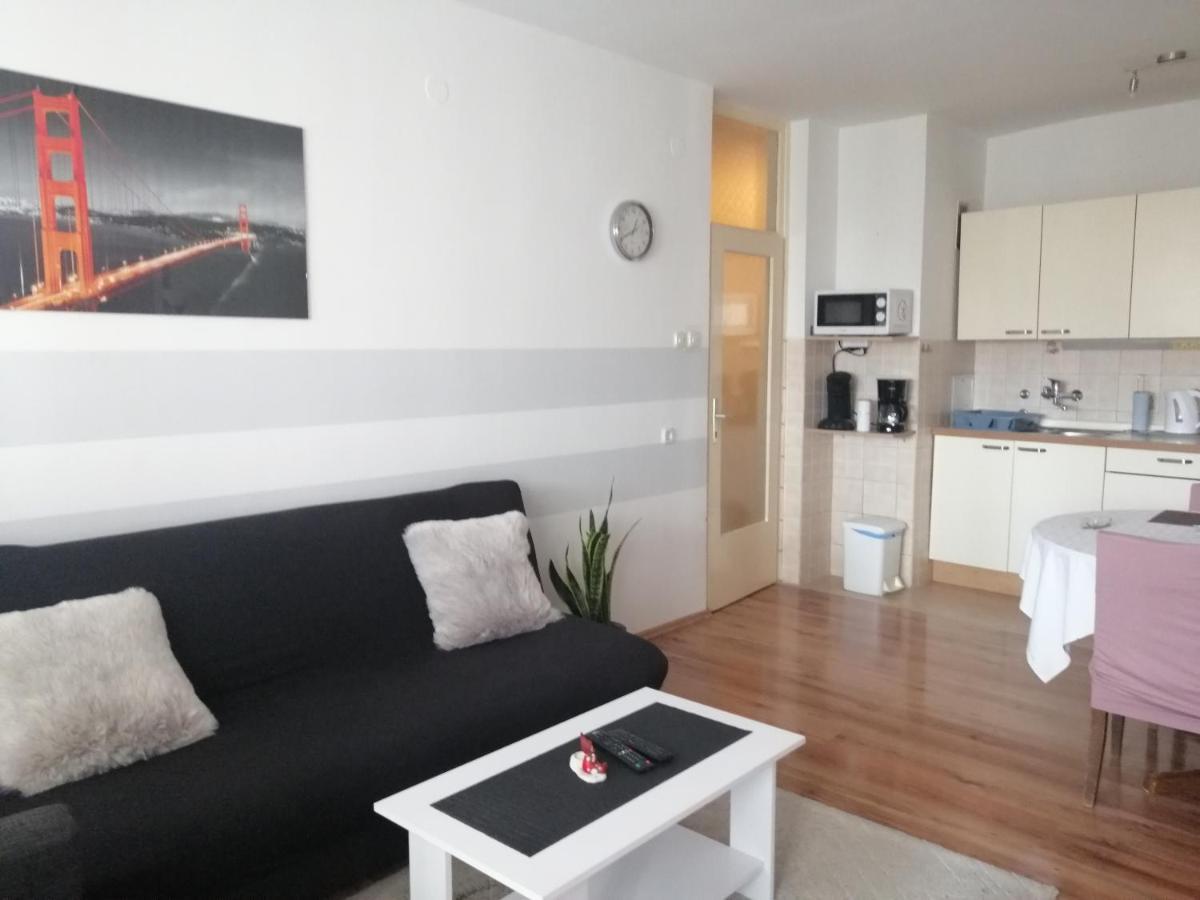 Apartman Dea Lägenhet Rijeka Exteriör bild